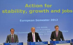 EU Commissioners Olli Rehn (centre), Algirdas Šemeta (left) and László Andor give a joint press conference on "Action for stability, growth and jobs: European Semester 2012".