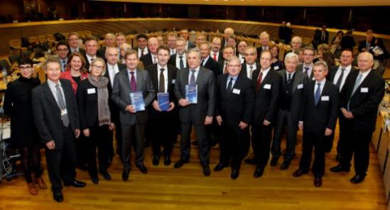 Family picture after the 3rd meeting of the High Level Expert Group on Key Enabling Technologies, with the participation of Antonio Tajani, Vice-President of the EC, and Johannes Hahn, Member of the European Commission. (EC Audiovisual services, 29/01/2014).